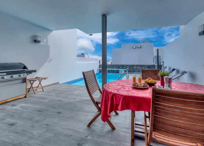 Marina- Heated Pool Villa Playa Blanca